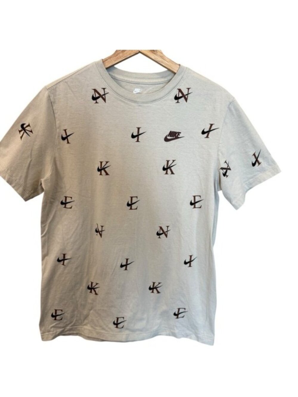 Nike Air Monogram Swoosh Tee T-Shirt Rattan Beige Size Medium Short Sleeve